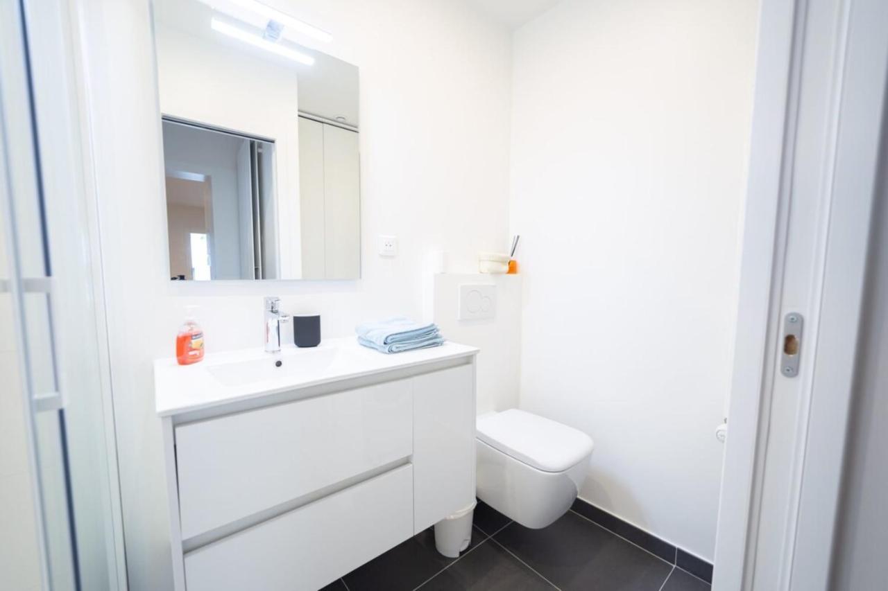 Appart'Hotel Prada Chic & Quality Fontainebleau Bagian luar foto