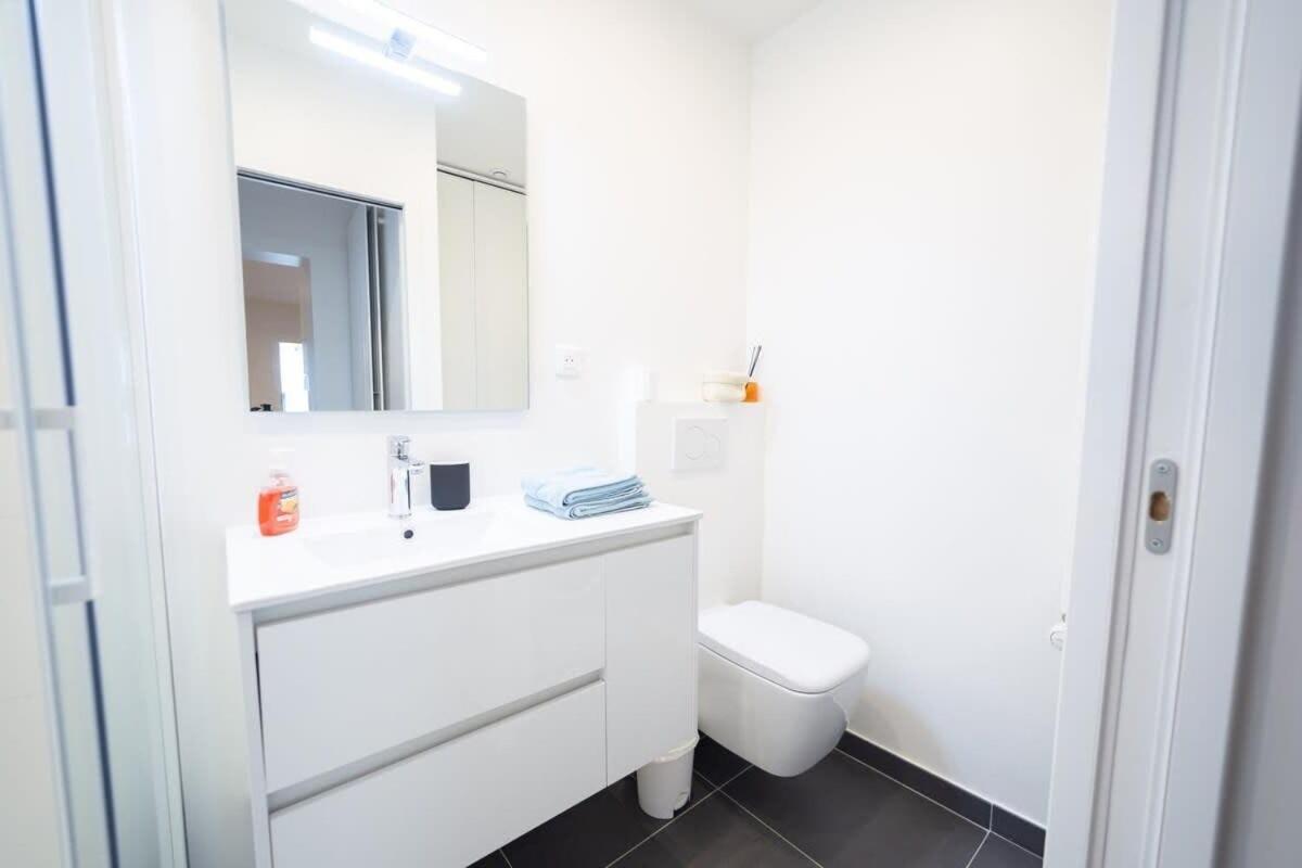 Appart'Hotel Prada Chic & Quality Fontainebleau Bagian luar foto