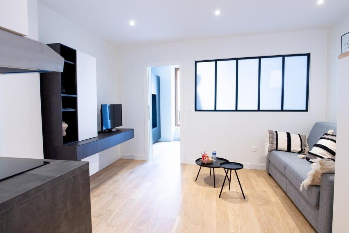 Appart'Hotel Prada Chic & Quality Fontainebleau Bagian luar foto