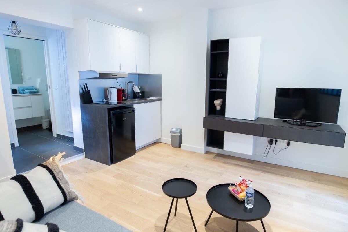Appart'Hotel Prada Chic & Quality Fontainebleau Bagian luar foto